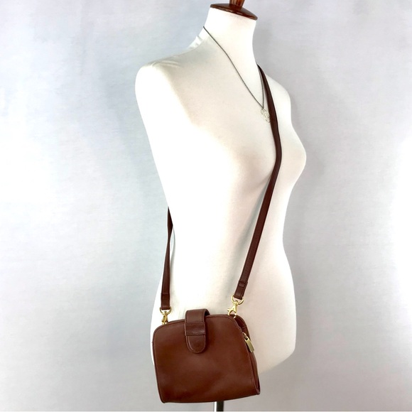 Vintage Liz Claiborne Accessories Tan Leather Crossbody Bag - Picture 2 of 12
